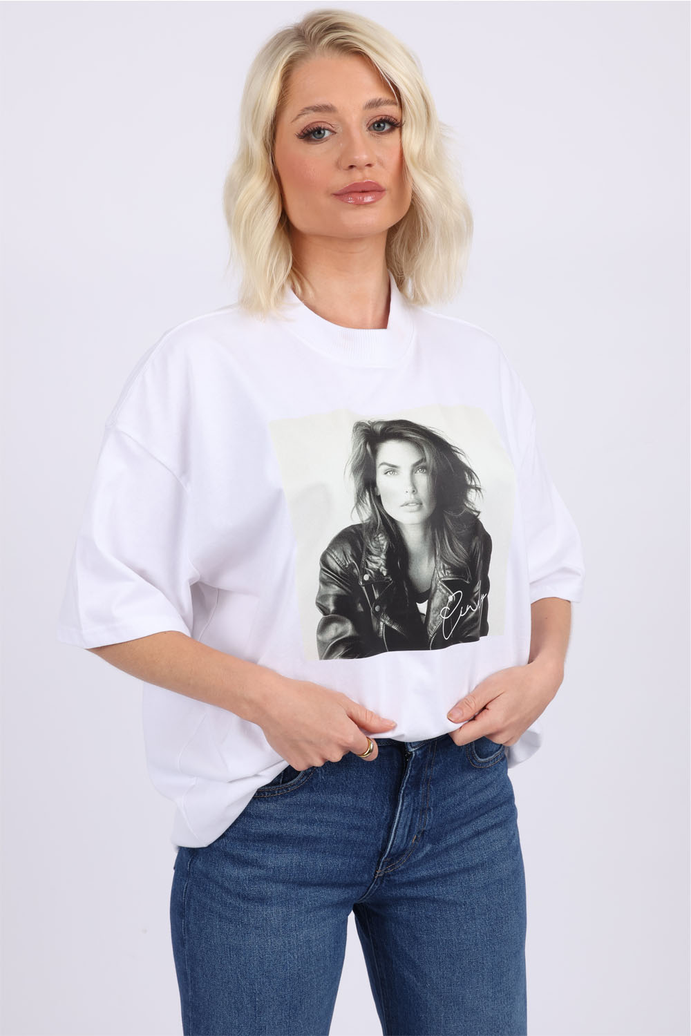 220GSM Oversize T-Shirt In Cindy Crawford Print