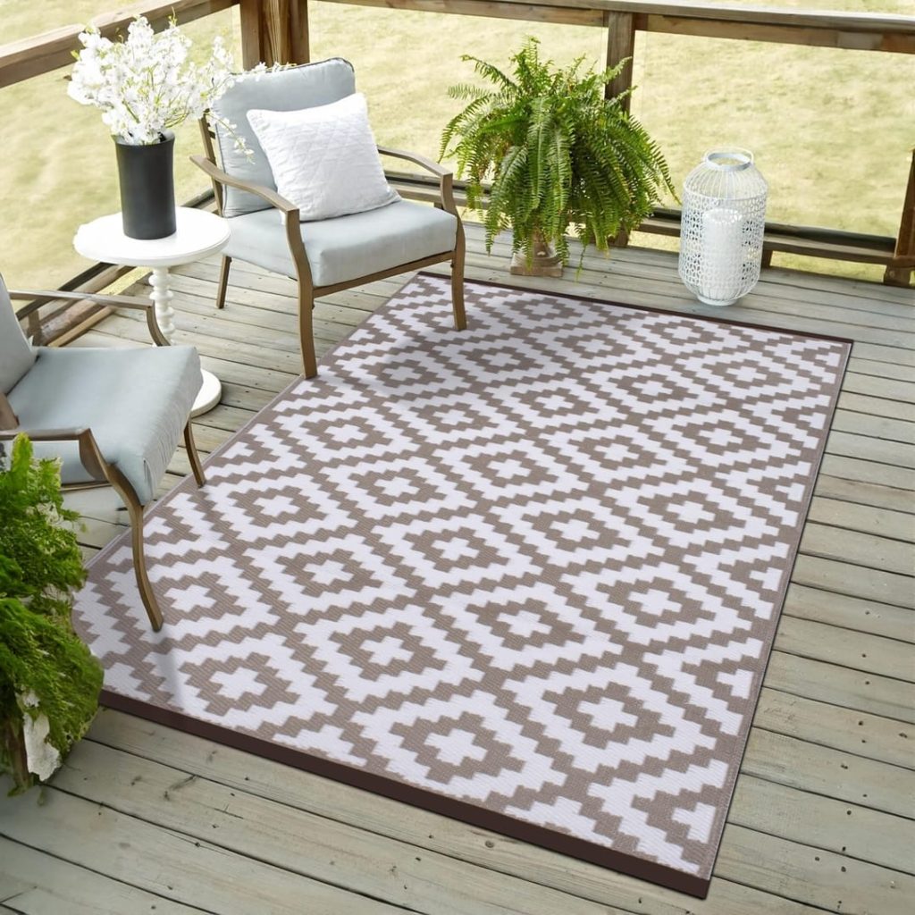 Green Decore Nirvana Lightweight Indoor & Outdoor Reversible Plastic Rug