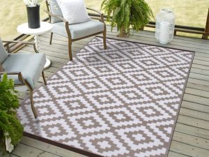 Green Decore Nirvana Lightweight Indoor & Outdoor Reversible Plastic Rug